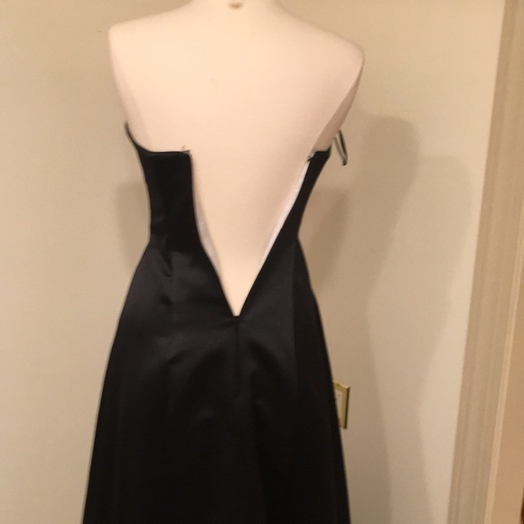 Dress - Picture 4 of 4